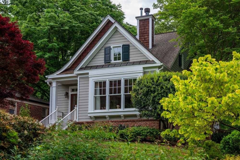 One,Story,House,In,Wooded,Area,Of,Decatur,,Georgia
