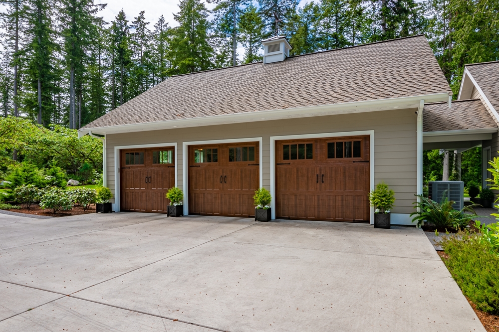 Beautiful,Custom,Built,Craftsman,Style,Home,Three,Car,Garage,With