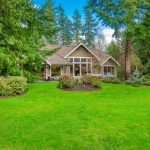 Craftsman,House,On,Lushly,Landscaped,Lot,On,A,Golf,Course
