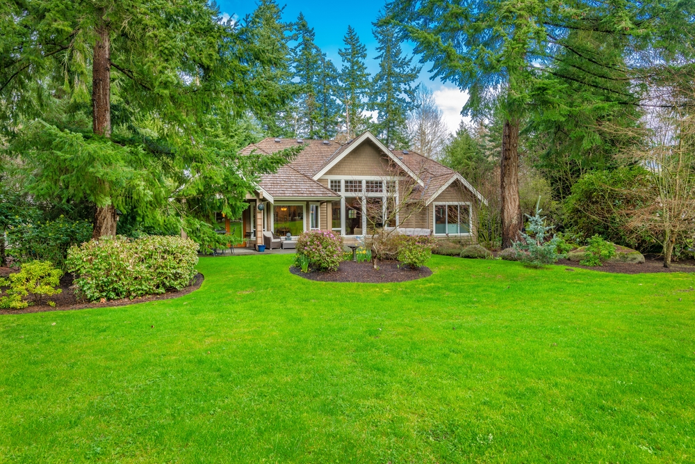 Craftsman,House,On,Lushly,Landscaped,Lot,On,A,Golf,Course